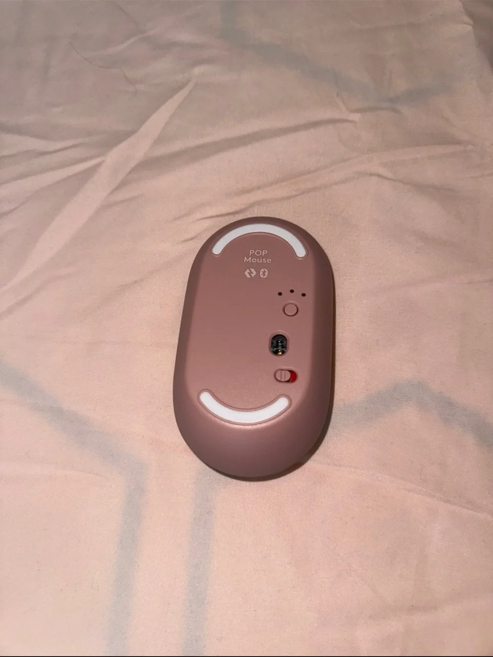 Logitech Wireless Compact Keyboard in Pink and White